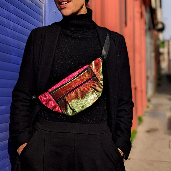 sac banane Lyon créateur création artisanale velours jacquard tissu irisé brillant léopard bumbag fannypack sac bandoulière pochette accessoire